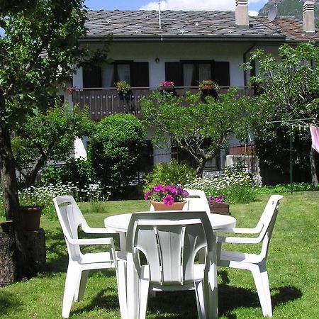 B&B Au Petit Bonheur Saint-Vincent Exterior foto