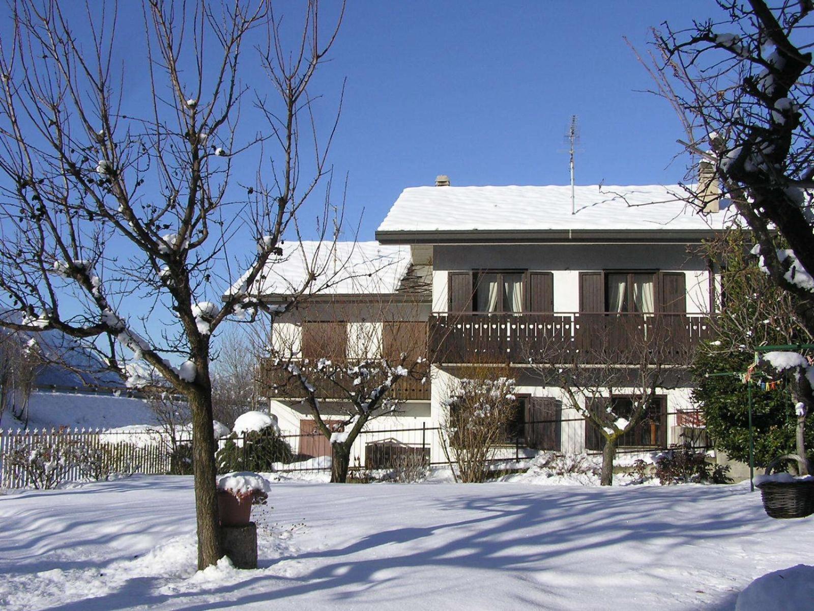 B&B Au Petit Bonheur Saint-Vincent Exterior foto